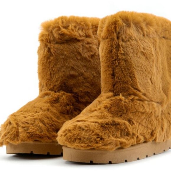 COPY - COPY - FROZEN-26 FUR BOOTS - Picture 1 of 8